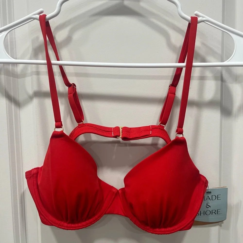 Shade & Shore Vibrant Red Bra ( Only Top)‎